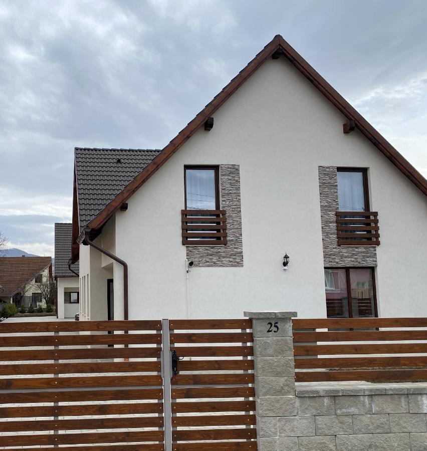 Fenyo Apartman House Ii. Odorheiu Secuiesc Buitenkant foto